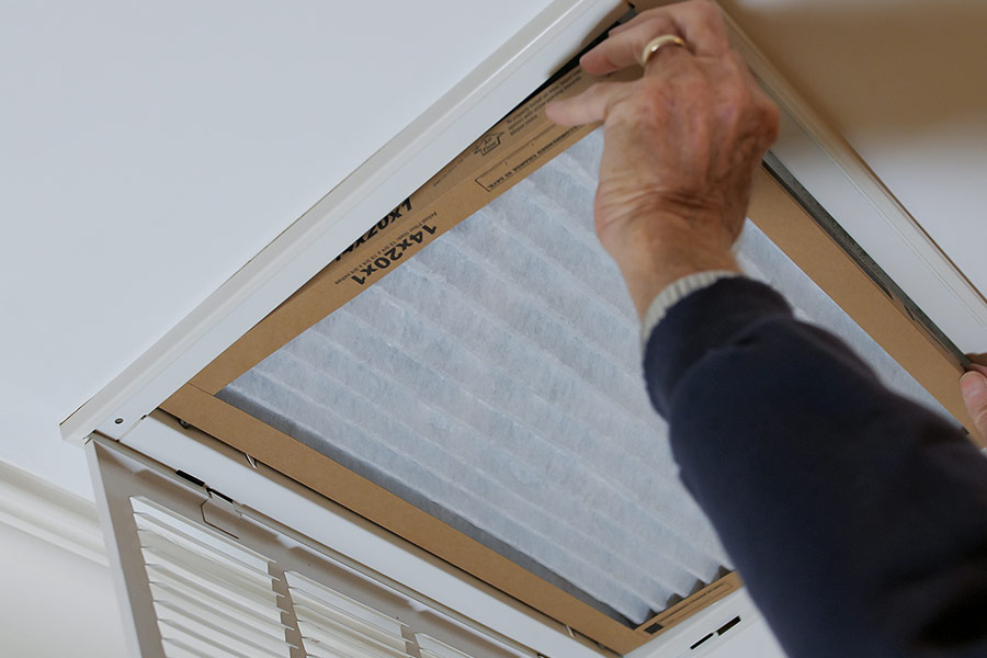 Changing a home air filter